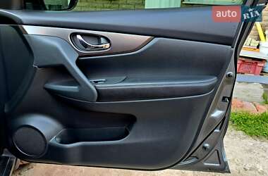 Внедорожник / Кроссовер Nissan Rogue 2015 в 