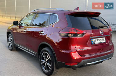 Внедорожник / Кроссовер Nissan Rogue 2017 в 