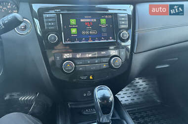 Внедорожник / Кроссовер Nissan Rogue 2017 в 