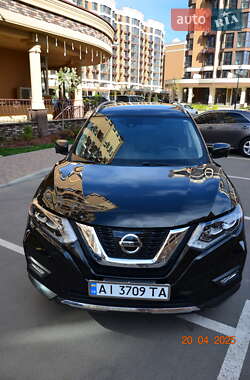 Внедорожник / Кроссовер Nissan Rogue 2017 в 