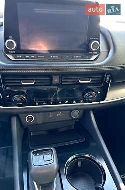 Внедорожник / Кроссовер Nissan Rogue 2022 в 