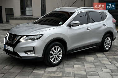 Внедорожник / Кроссовер Nissan Rogue 2018 в 