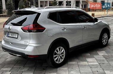 Внедорожник / Кроссовер Nissan Rogue 2018 в 