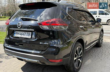 Внедорожник / Кроссовер Nissan Rogue 2018 в 
