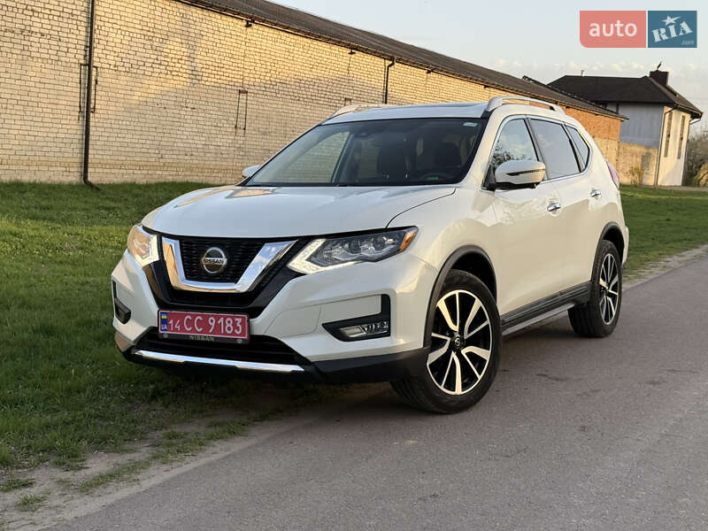 Внедорожник / Кроссовер Nissan Rogue 2019 в 