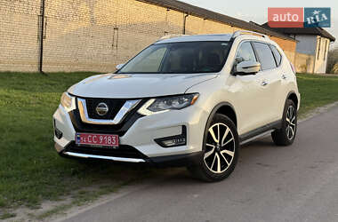 Внедорожник / Кроссовер Nissan Rogue 2019 в 