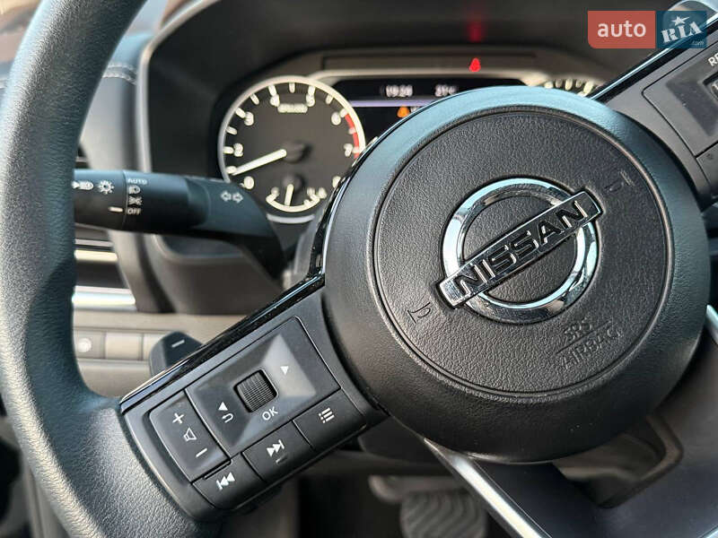 Внедорожник / Кроссовер Nissan Rogue 2021 в Харькове