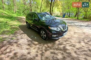 Позашляховик / Кросовер Nissan Rogue 2018 в 