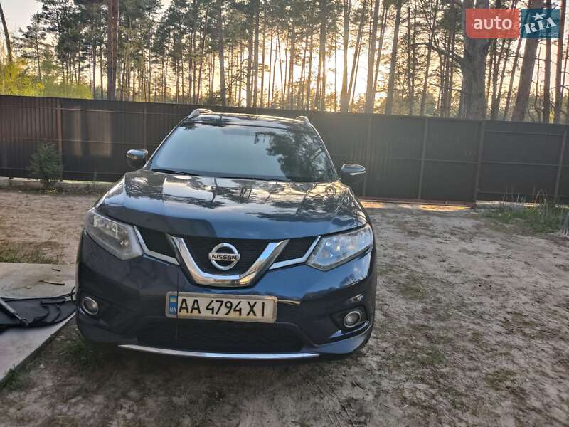 Внедорожник / Кроссовер Nissan Rogue 2016 в Киеве