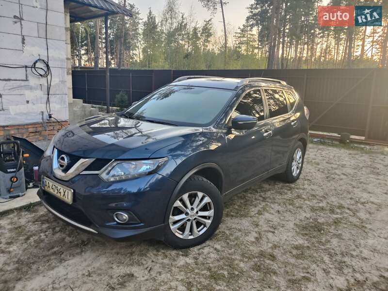 Внедорожник / Кроссовер Nissan Rogue 2016 в Киеве