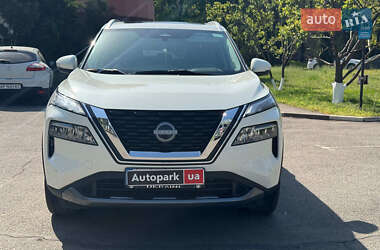 Внедорожник / Кроссовер Nissan Rogue 2023 в 