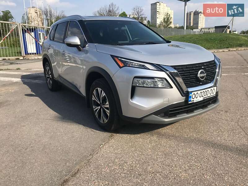 Позашляховик / Кросовер Nissan Rogue 2022 в 