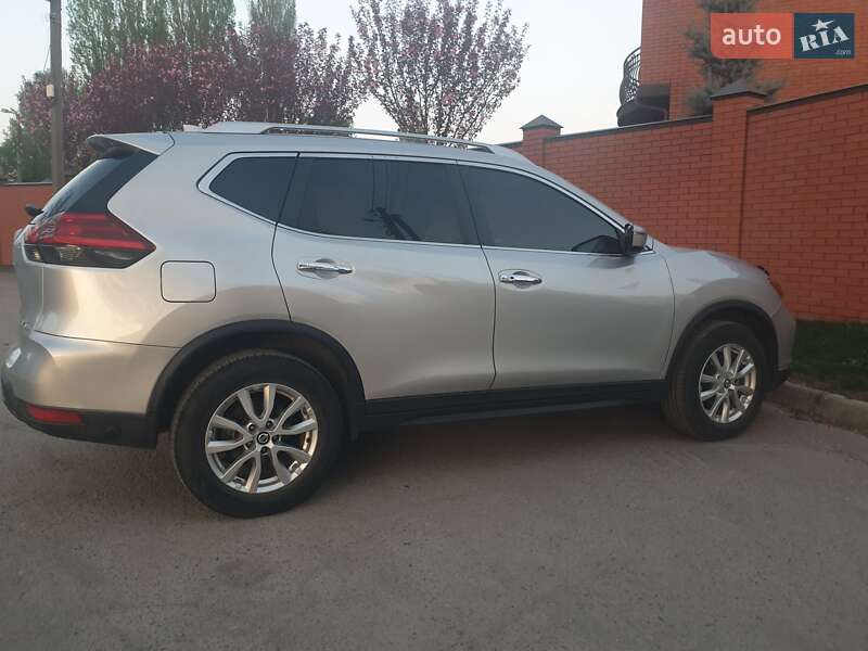 Позашляховик / Кросовер Nissan Rogue 2017 в Білій Церкві