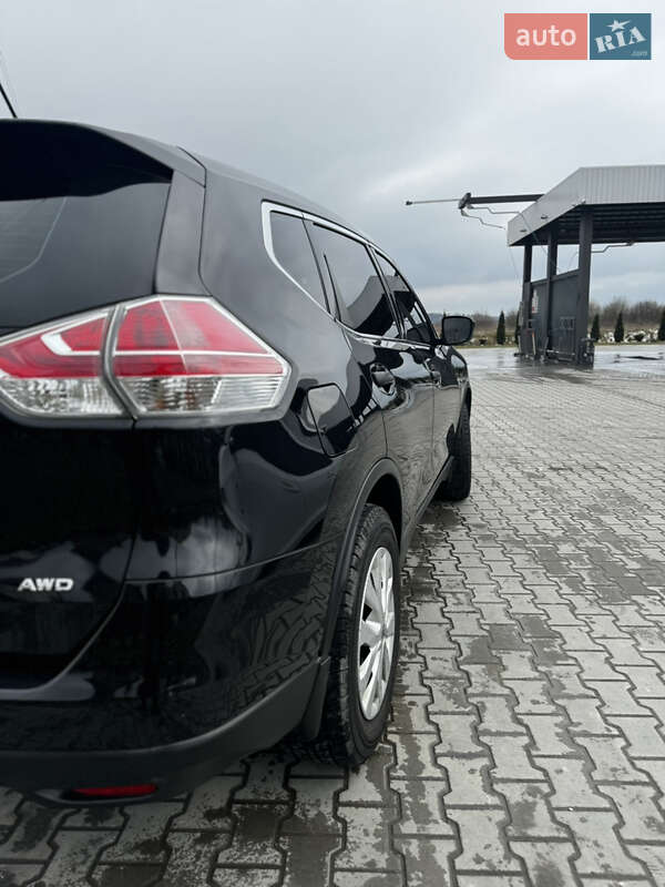 Внедорожник / Кроссовер Nissan Rogue 2016 в Львове