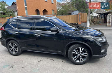 Внедорожник / Кроссовер Nissan Rogue 2018 в 