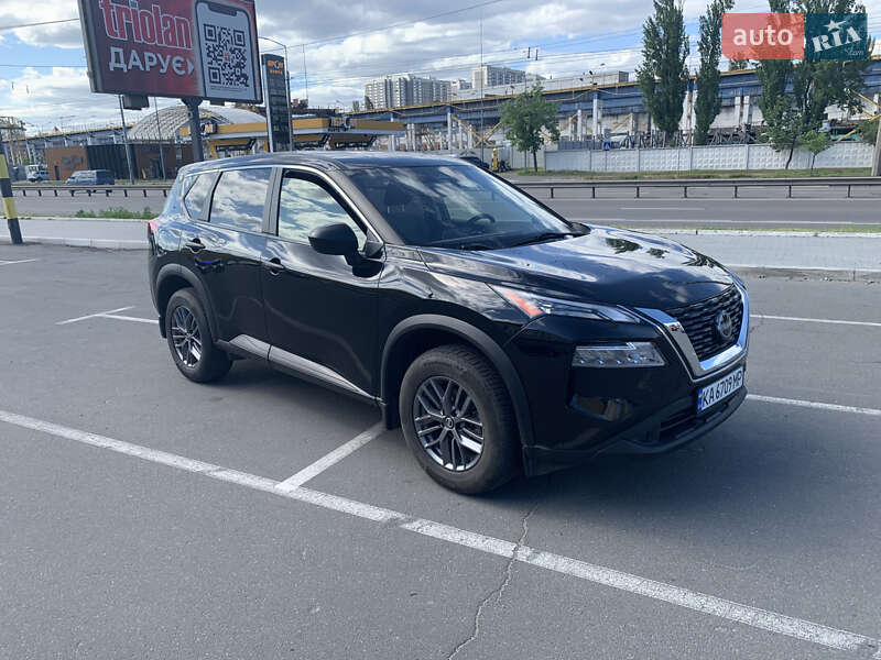 Позашляховик / Кросовер Nissan Rogue 2021 в 