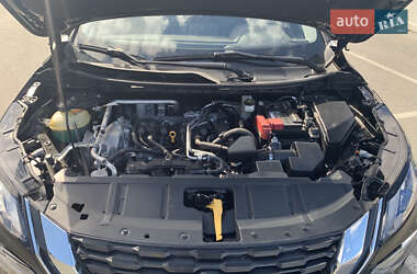 Позашляховик / Кросовер Nissan Rogue 2021 в 