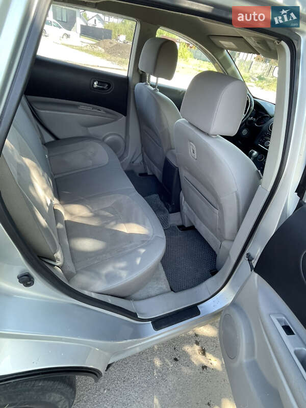 Внедорожник / Кроссовер Nissan Rogue 2011 в Житомире