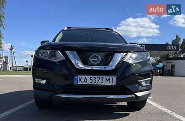 Внедорожник / Кроссовер Nissan Rogue 2017 в 