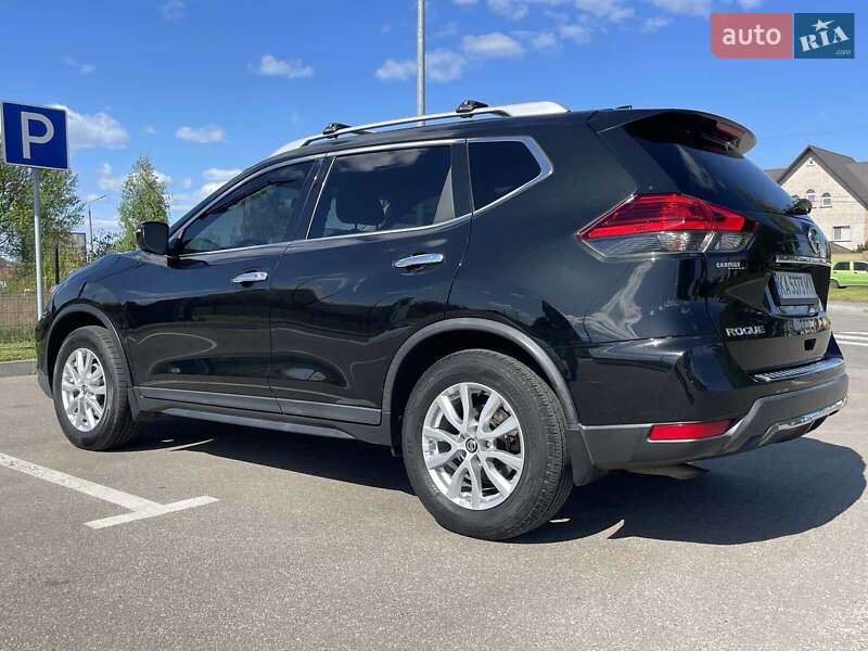 Внедорожник / Кроссовер Nissan Rogue 2017 в Киеве