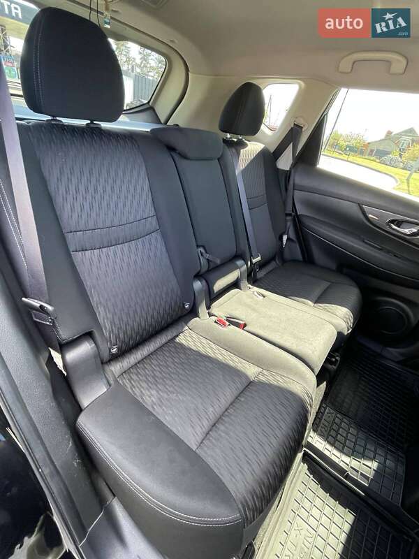 Внедорожник / Кроссовер Nissan Rogue 2017 в Киеве