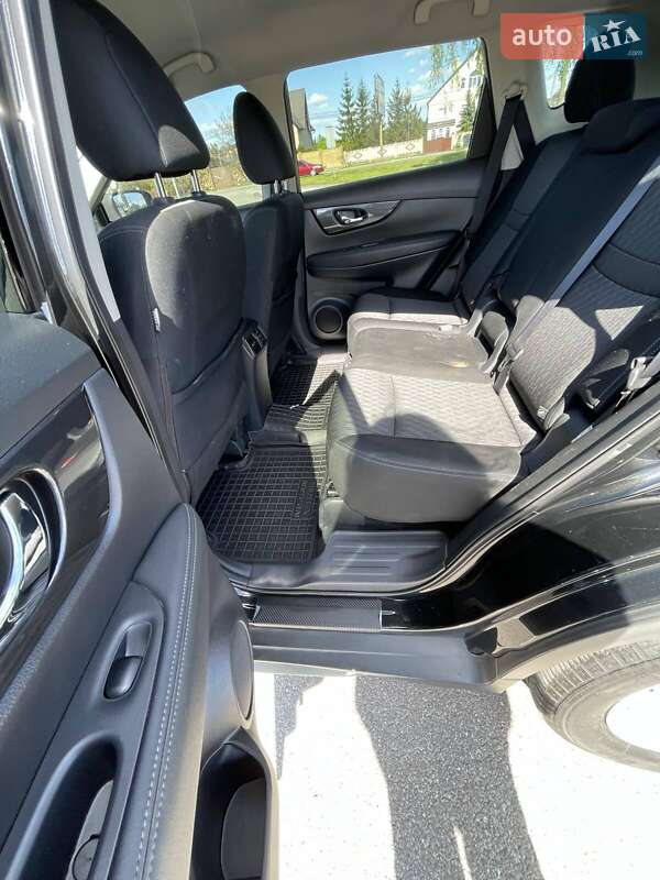 Внедорожник / Кроссовер Nissan Rogue 2017 в Киеве
