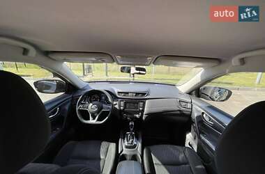 Внедорожник / Кроссовер Nissan Rogue 2017 в 