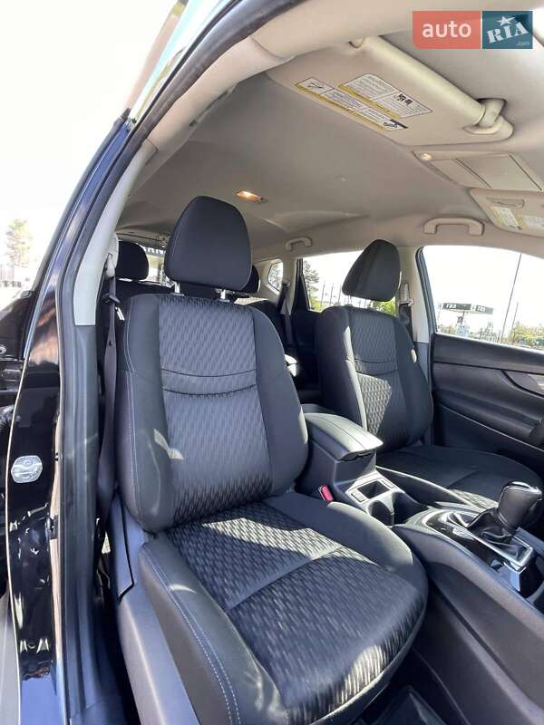 Внедорожник / Кроссовер Nissan Rogue 2017 в Киеве