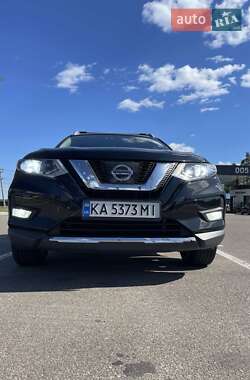 Внедорожник / Кроссовер Nissan Rogue 2017 в 