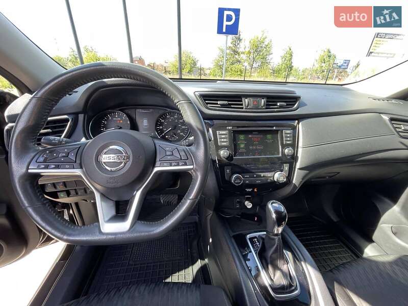 Внедорожник / Кроссовер Nissan Rogue 2017 в Киеве