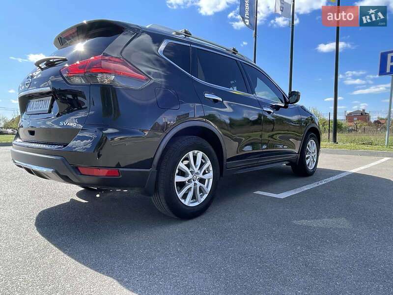 Внедорожник / Кроссовер Nissan Rogue 2017 в Киеве