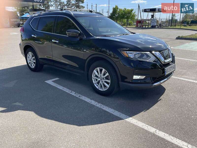 Внедорожник / Кроссовер Nissan Rogue 2017 в Киеве