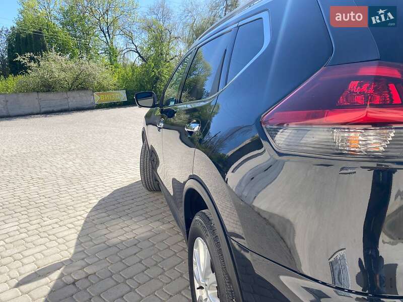 Позашляховик / Кросовер Nissan Rogue 2018 в Борщеві