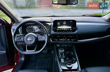 Внедорожник / Кроссовер Nissan Rogue 2023 в 