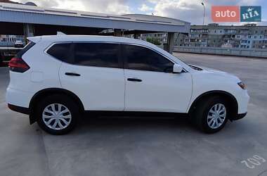 Позашляховик / Кросовер Nissan Rogue 2018 в 