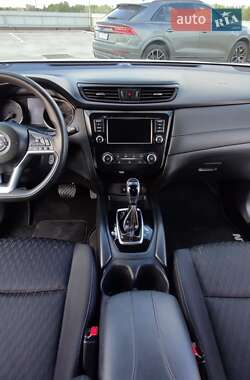 Позашляховик / Кросовер Nissan Rogue 2018 в 