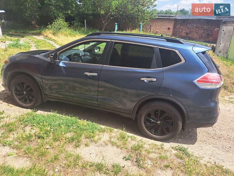 Внедорожник / Кроссовер Nissan Rogue 2014 в Александрие