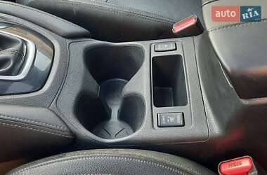 Внедорожник / Кроссовер Nissan Rogue 2017 в 
