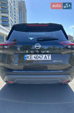 Внедорожник / Кроссовер Nissan Rogue 2023 в 