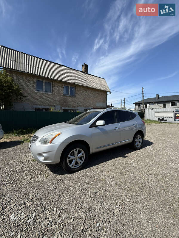 Внедорожник / Кроссовер Nissan Rogue 2010 в Киеве