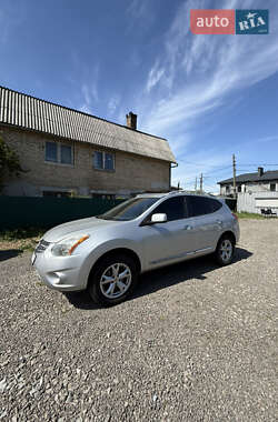 Позашляховик / Кросовер Nissan Rogue 2010 в 