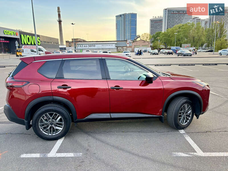 Внедорожник / Кроссовер Nissan Rogue 2021 в Киеве
