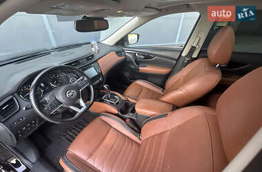 Позашляховик / Кросовер Nissan Rogue 2018 в 