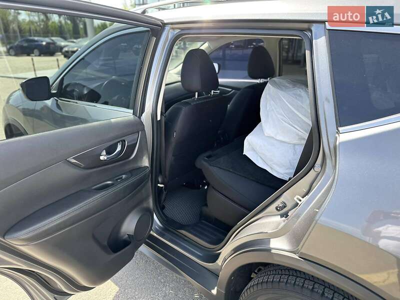 Позашляховик / Кросовер Nissan Rogue 2018 в Полтаві