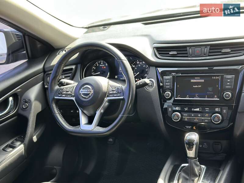Позашляховик / Кросовер Nissan Rogue 2018 в Полтаві