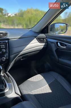 Позашляховик / Кросовер Nissan Rogue 2017 в 