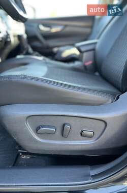 Позашляховик / Кросовер Nissan Rogue 2017 в 