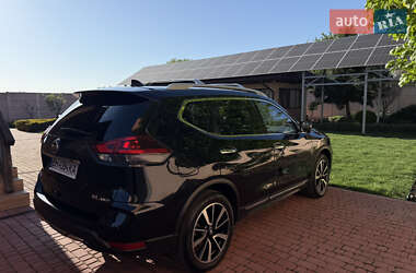 Внедорожник / Кроссовер Nissan Rogue 2018 в 