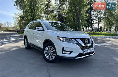 Внедорожник / Кроссовер Nissan Rogue 2018 в 