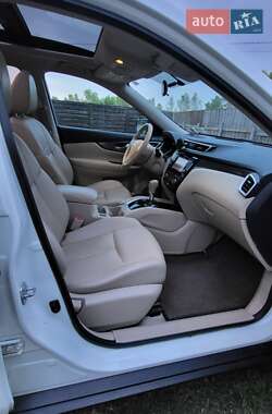 Позашляховик / Кросовер Nissan Rogue 2015 в 